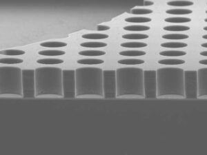 scanning electron microscope image (SEM) image of a silicon on insulator SOI MEMS