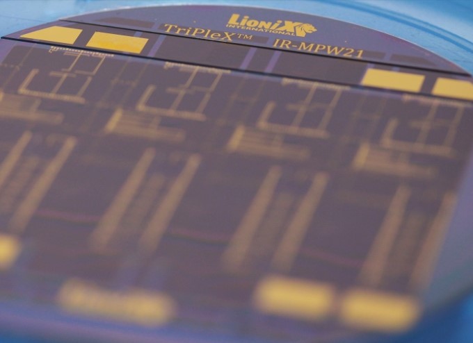 Multi project wafer service from LioniX International