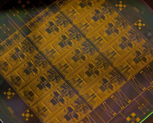 Wafer-with-optical-beamer-network-devices