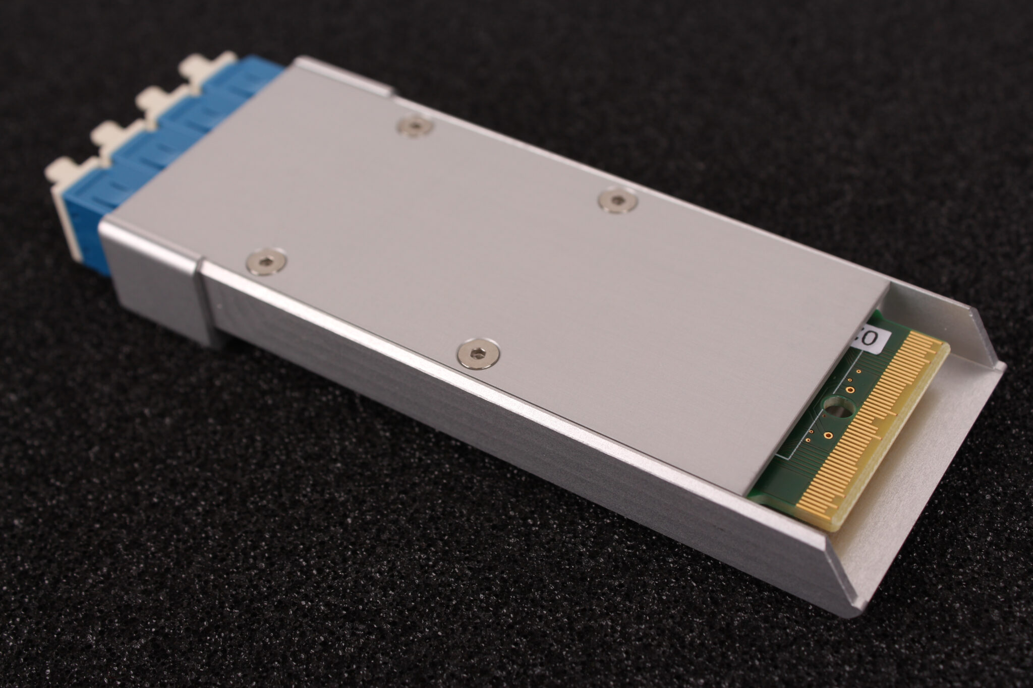 CFP2 Pluggable Silicon Nitride LioniX An integrated photonics pluggable solution based on silicon nitride in a CFP2 package